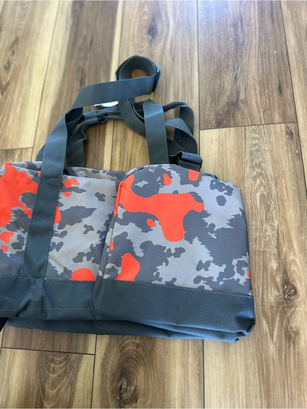 Neff Gray & Orange Camo Men’s Duffel Bag NWT
